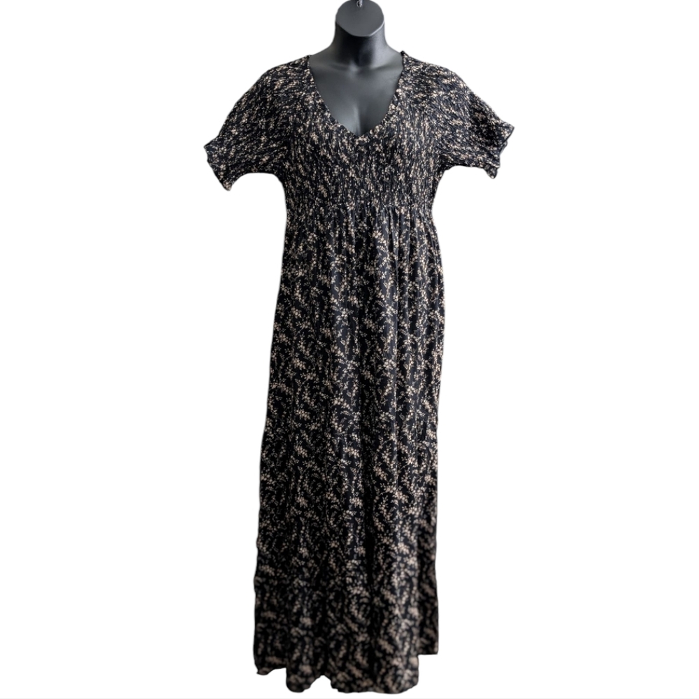 Elegant Black and Cream Maxi Dress